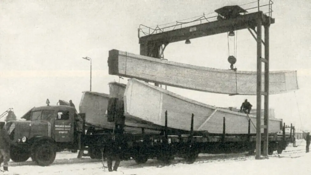 Das Verladen der Binderteile in Altheim