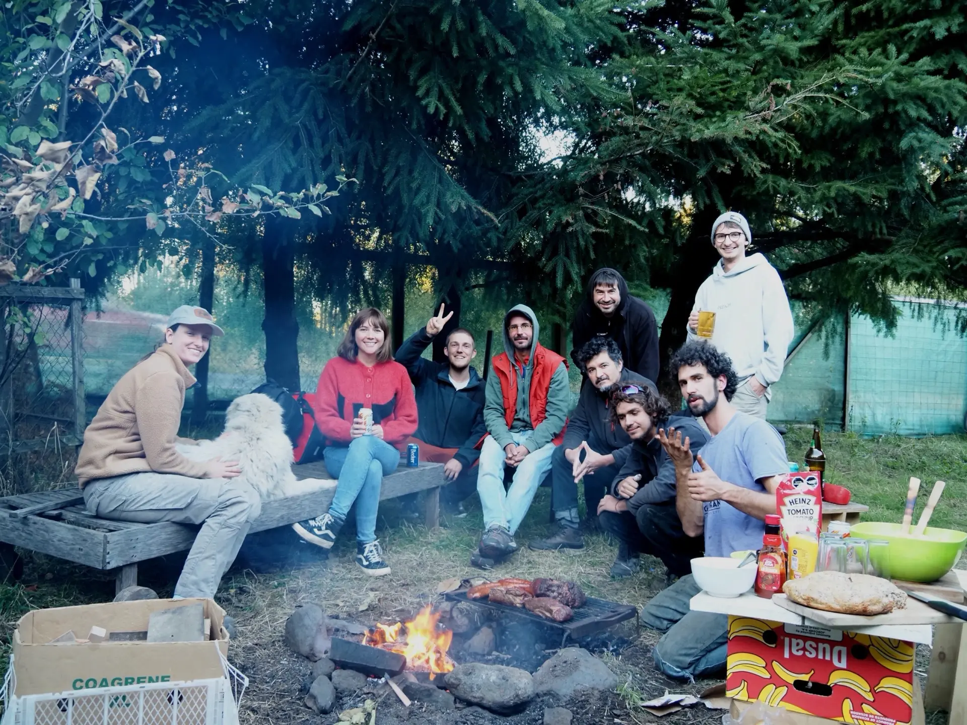 Gemütlicher Grillabend mit den Kollegen in unserem Garten
